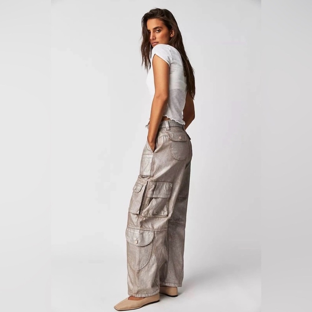 We The Free Lap of Luxury Metallic Barrel Cargo Pants EUC in Foxy